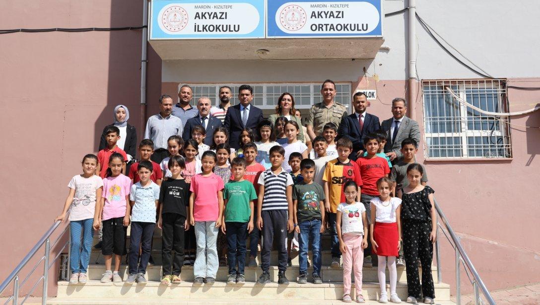 KIZILTEPE AKYAZI İLKOKULU/ ORTAOKULUNDA KÜTÜPHANE YENİLENDİ